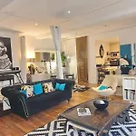 Guestready - Chic Turquoise Near Top Attractions